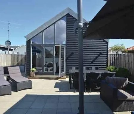 Casa vacanze Lovely Bright Holiday In The 2nd Row
